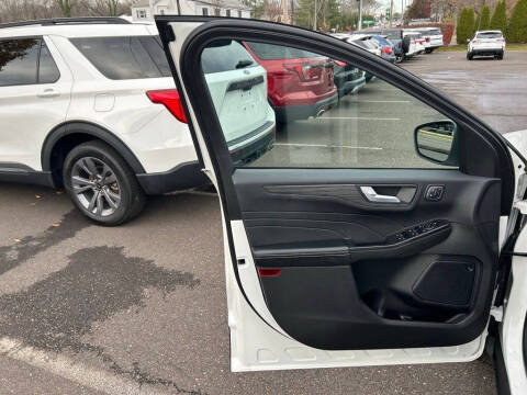 2023 Ford Escape Platinum