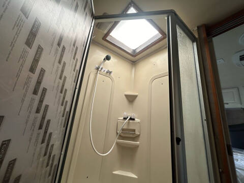 2005 Freightliner XCS Chassis