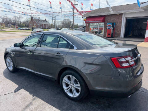 2015 Ford Taurus SEL