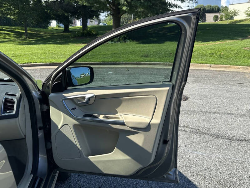 2015 Volvo XC60 T6 Drive-E