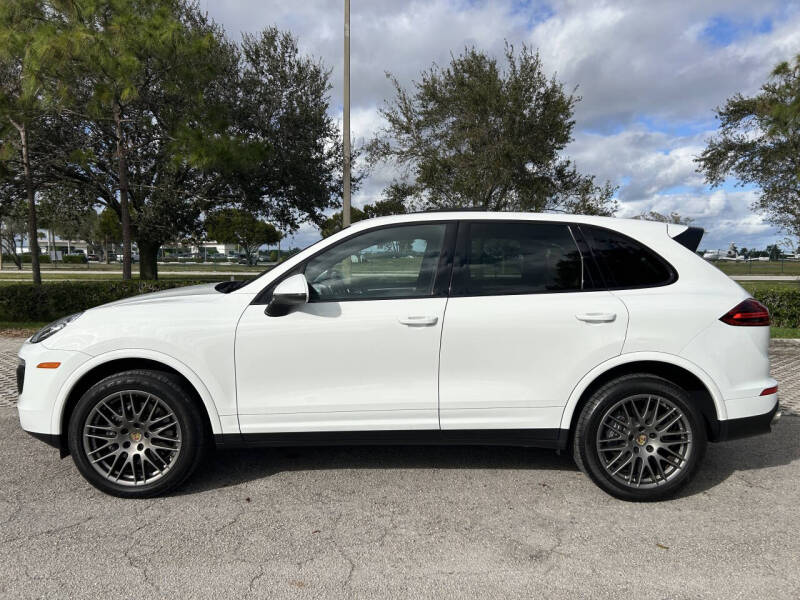 2017 Porsche Cayenne Platinum Edition