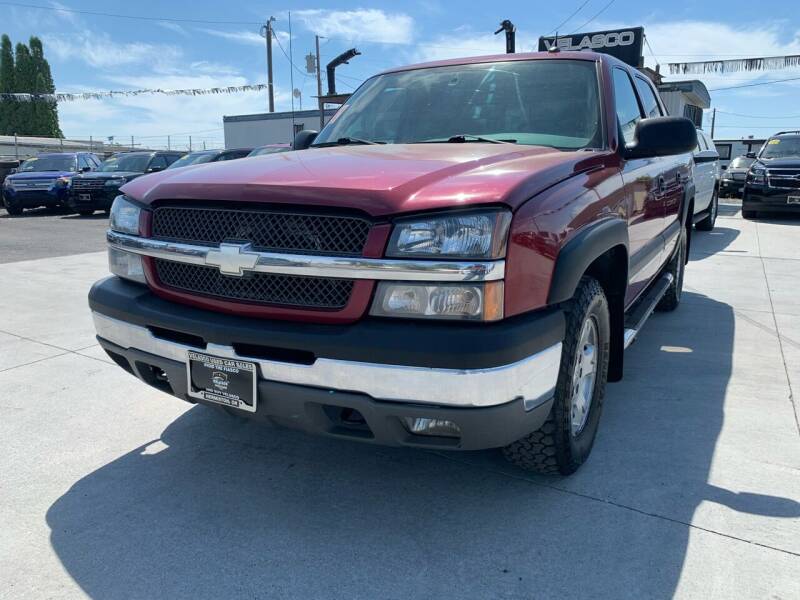 2004 Chevrolet Avalanche for sale at Velascos Used Car Sales in Hermiston OR