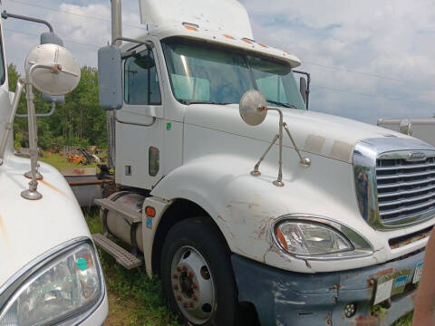 2005 Freightliner Columbia 120