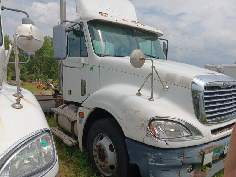 2005 Freightliner Columbia 120