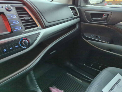 2017 Toyota Highlander LE