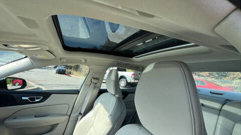 2024 Volvo S60 B5 Plus Dark Theme