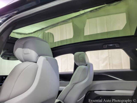2024 Cadillac LYRIQ Luxury 1