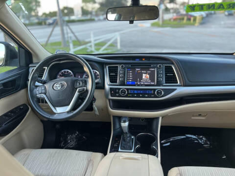 2016 Toyota Highlander LE