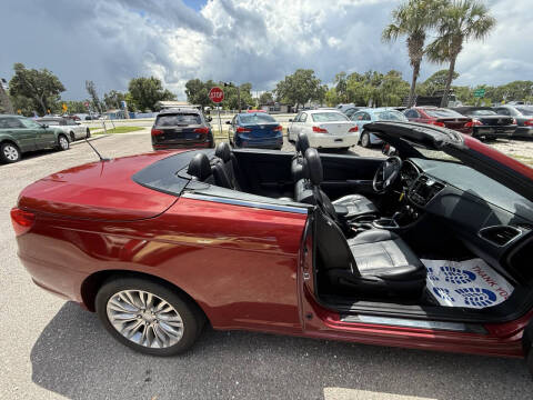 2014 Chrysler 200 Limited