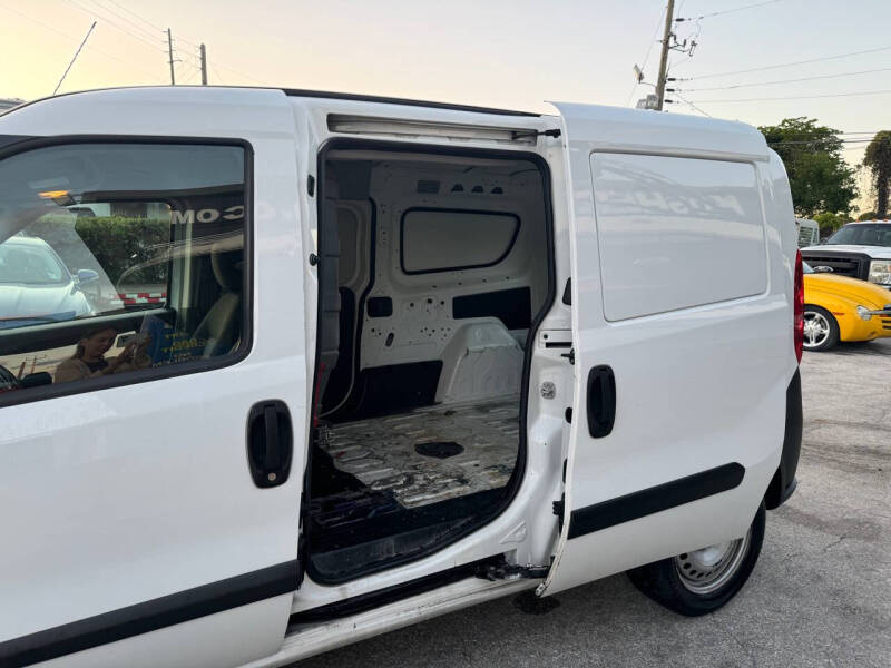 2019 RAM Promaster City Tradesman photo 13