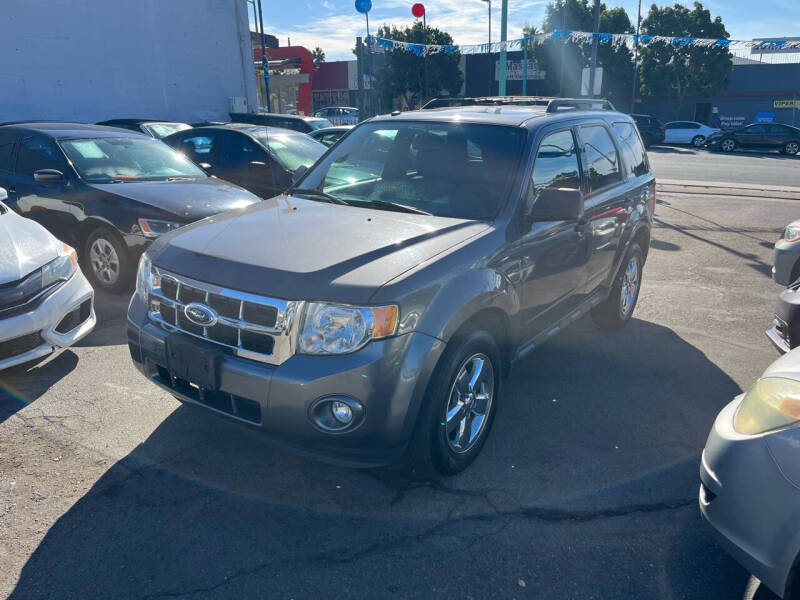 2012 Ford Escape XLT photo 2