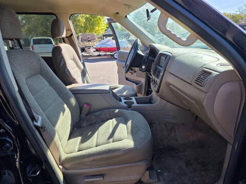 2004 Ford Explorer XLS