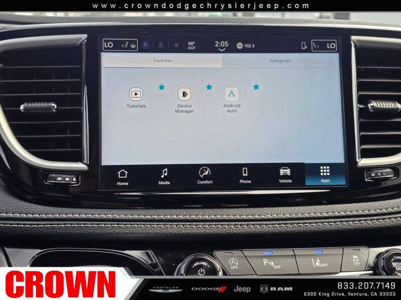 2025 Chrysler Pacifica Select