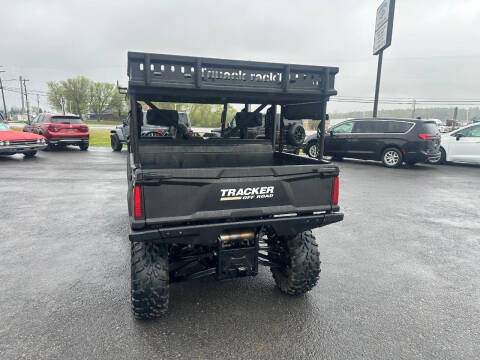 2023 TRACKER OFF ROAD 800 SE/LE