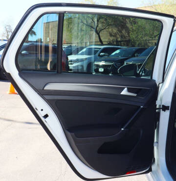 2019 Volkswagen Golf GTI S