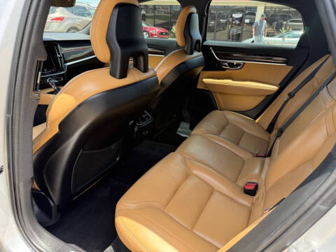 2017 Volvo S90 T6 Momentum