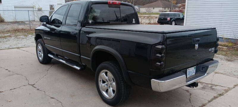 2005 Dodge Ram 1500 Pickup ST photo 3