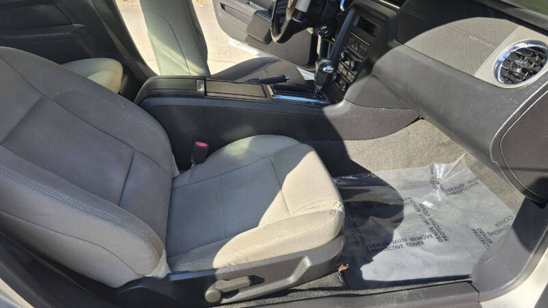 2012 Ford Mustang V6