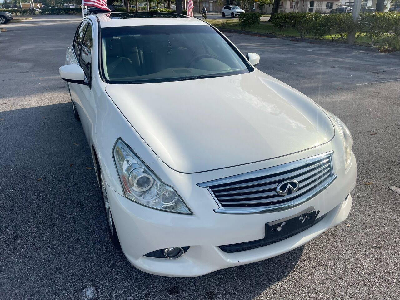 2011 INFINITI G37 Sedan - $7,995