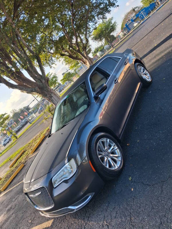 2017 Chrysler 300 Limited