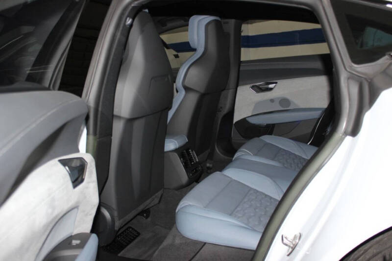 2023 Audi e-tron GT quattro Prestige