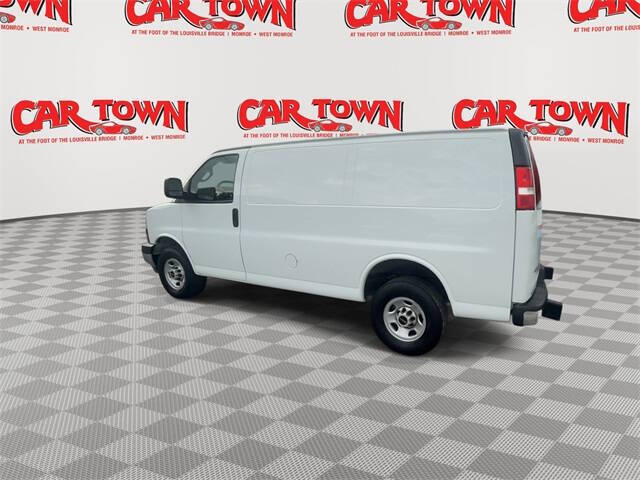 2023 GMC Savana 2500