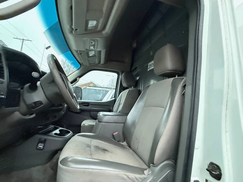 2015 Nissan NV 2500 HD SV