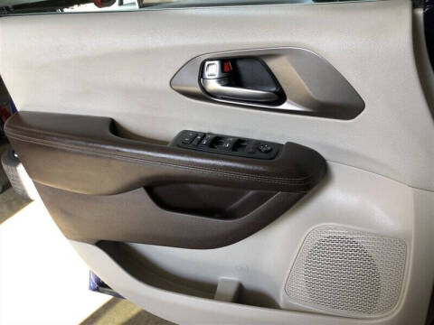 2020 Chrysler Voyager LX