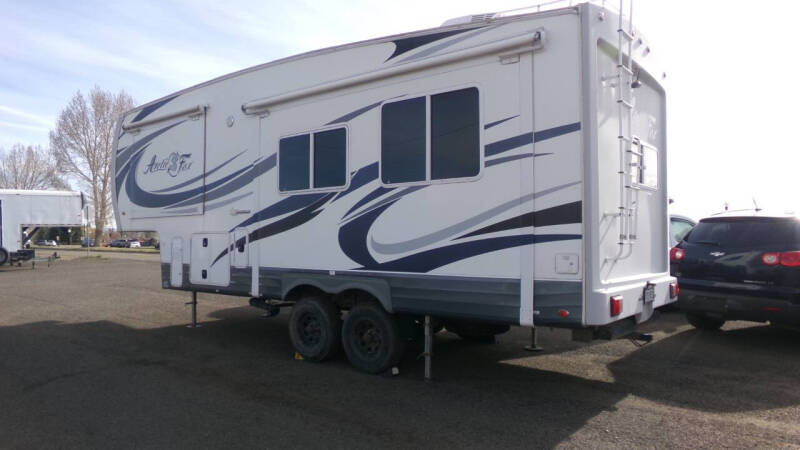 2017 Arctic FOX M-27-5L