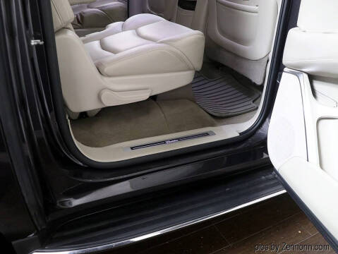 2017 Cadillac Escalade ESV Luxury