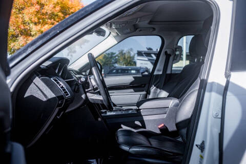 2020 Land Rover Discovery SE