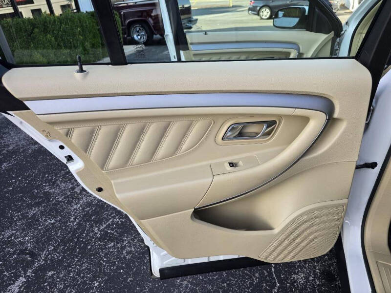 2014 Ford Taurus SEL