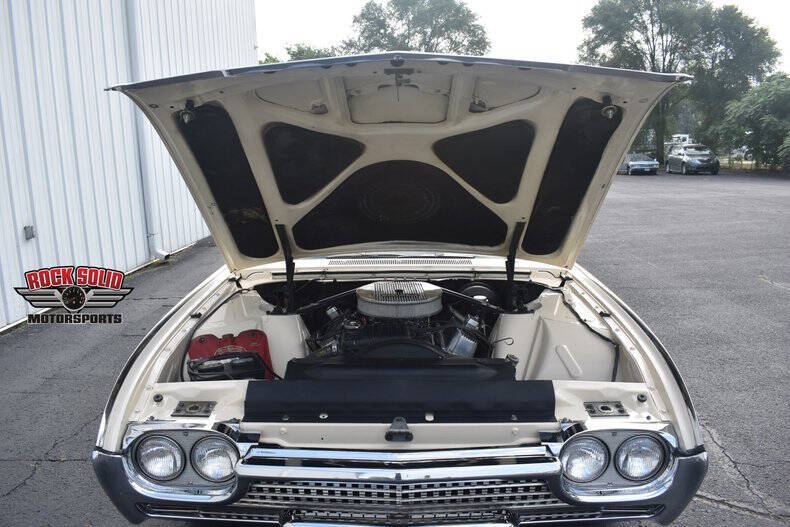 1962 Ford Thunderbird