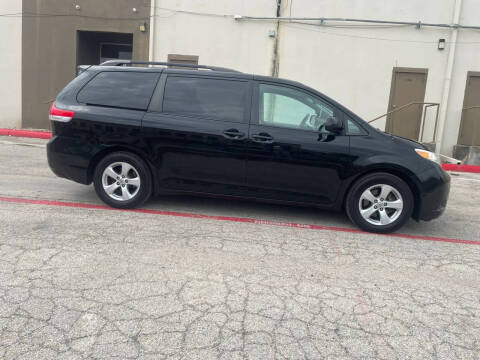 2012 Toyota Sienna