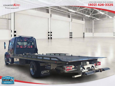 2022 Freightliner M2 106