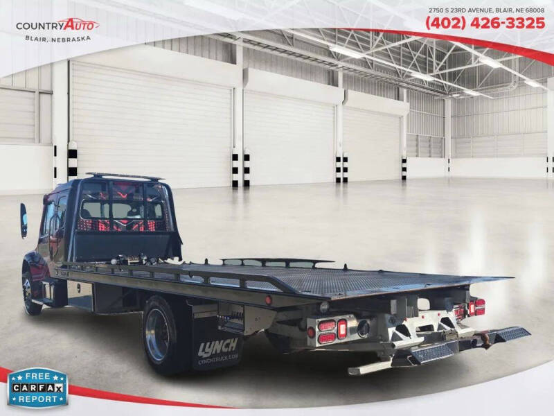 2022 Freightliner M2 106