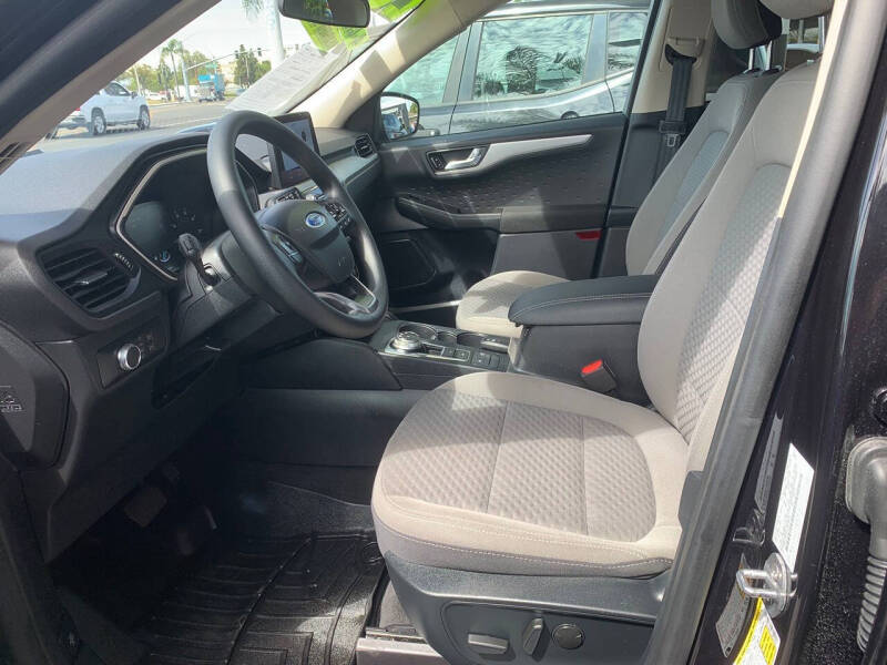 2020 Ford Escape SE