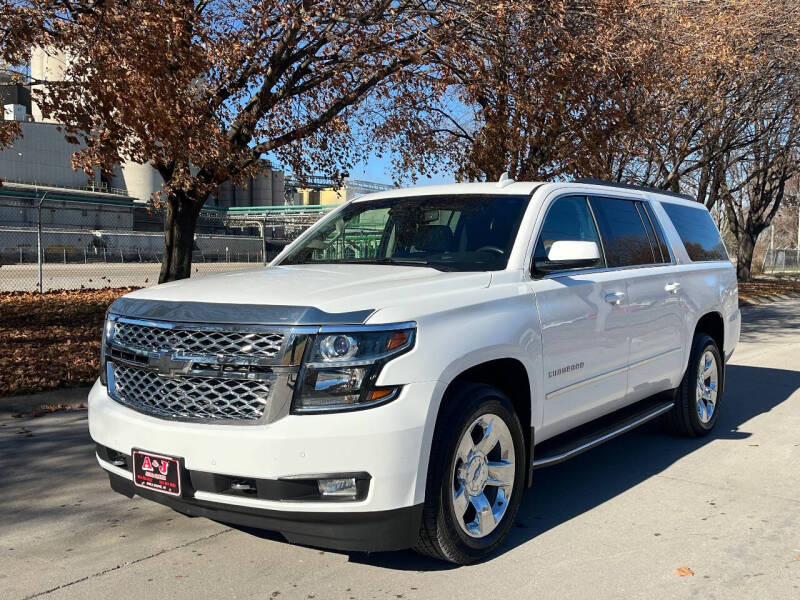 2016 Chevrolet Suburban LT's photo