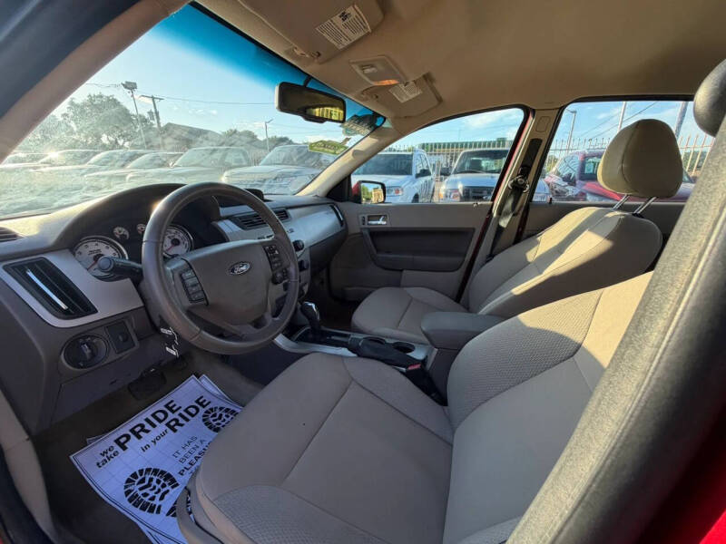 2009 Ford Focus SES