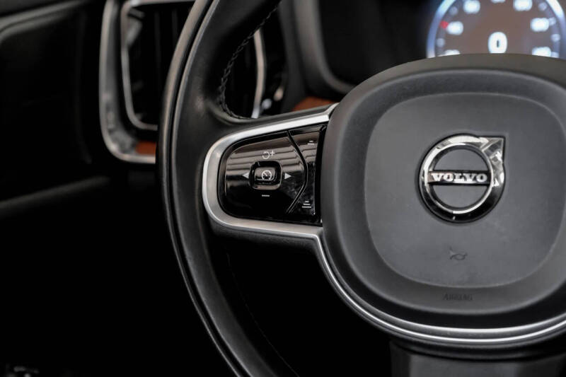 2020 Volvo S60 T5 Momentum