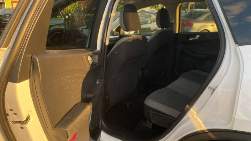 2020 Ford Escape SE