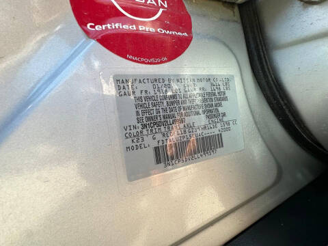 2020 Nissan Kicks SR