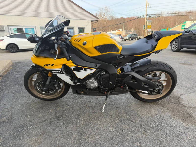 2016 Yamaha YZF-R1