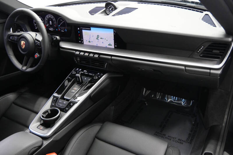 2025 Porsche 911 Carrera