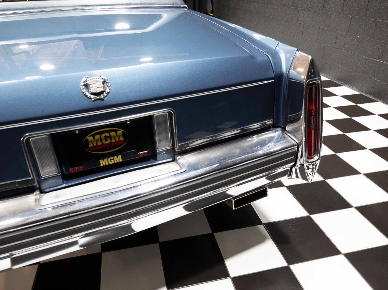 1985 Cadillac Fleetwood Brougham 18