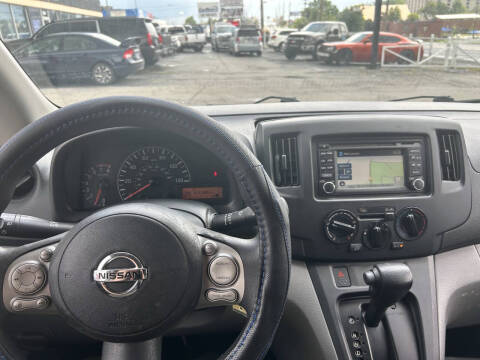 2017 Nissan NV200 SV