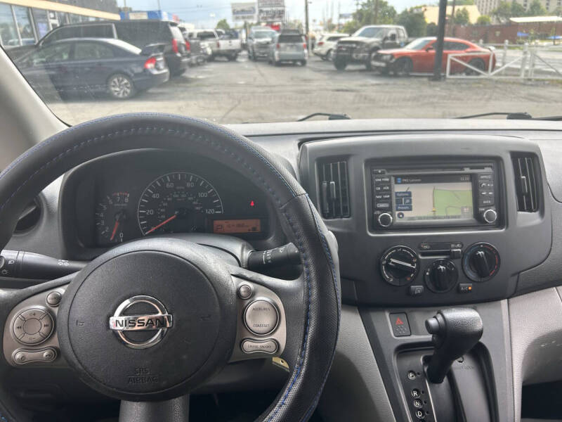 2017 Nissan NV200 SV