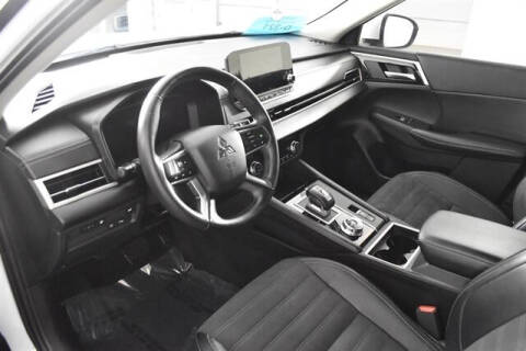 2024 Mitsubishi Outlander PHEV SE