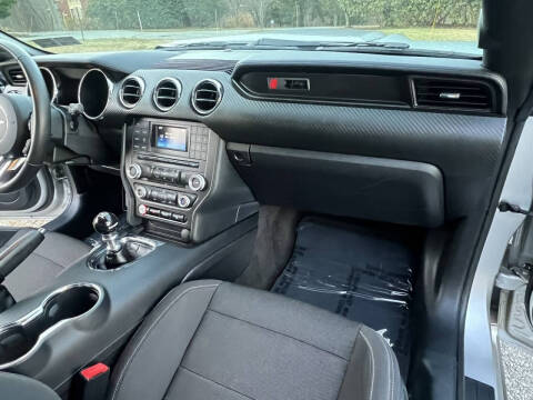 2015 Ford Mustang V6