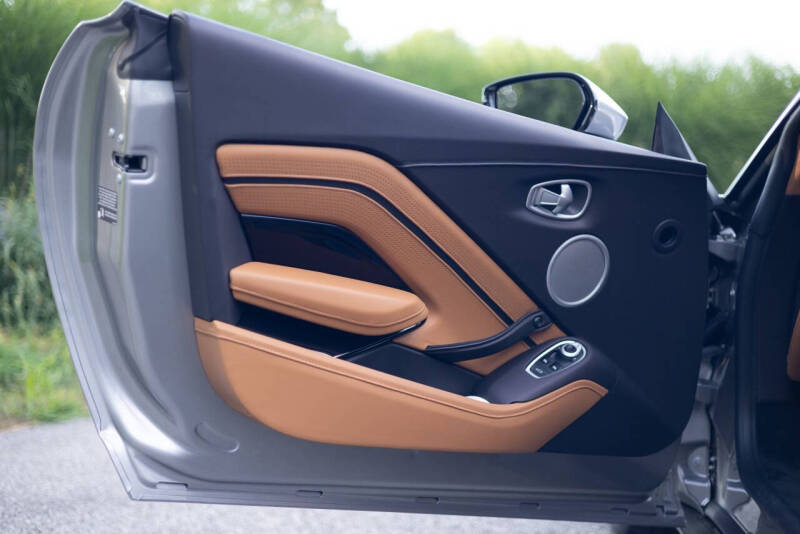 2023 Aston Martin Vantage